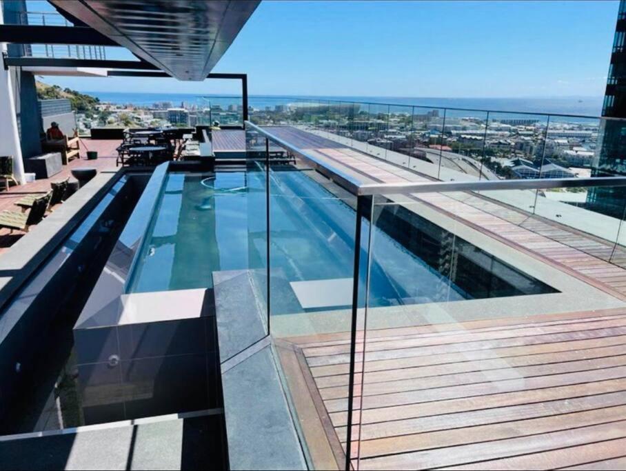 Skyline Views Stylish Studio With Pool, Parking No Load Shedding Cape Town Eksteriør bilde