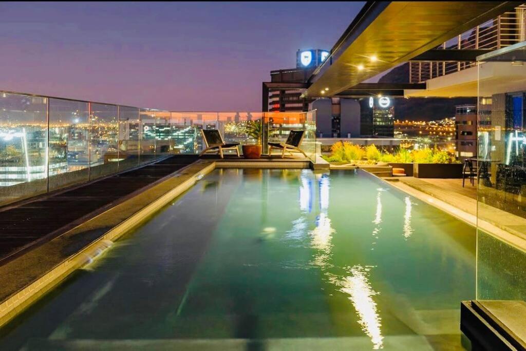Skyline Views Stylish Studio With Pool, Parking No Load Shedding Cape Town Eksteriør bilde
