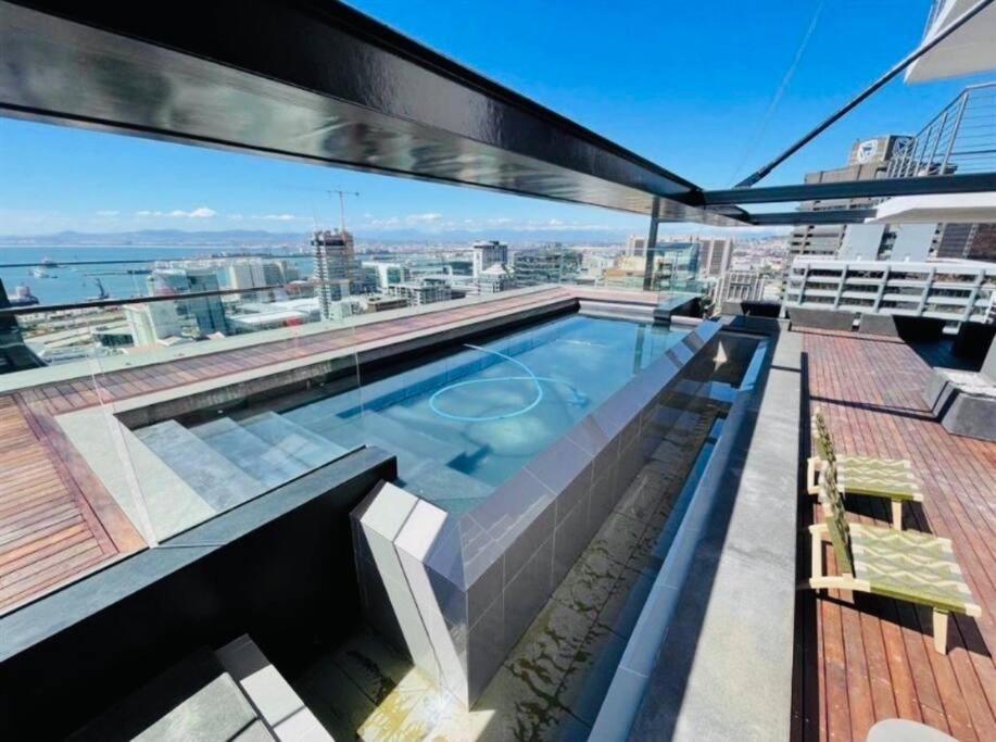 Skyline Views Stylish Studio With Pool, Parking No Load Shedding Cape Town Eksteriør bilde