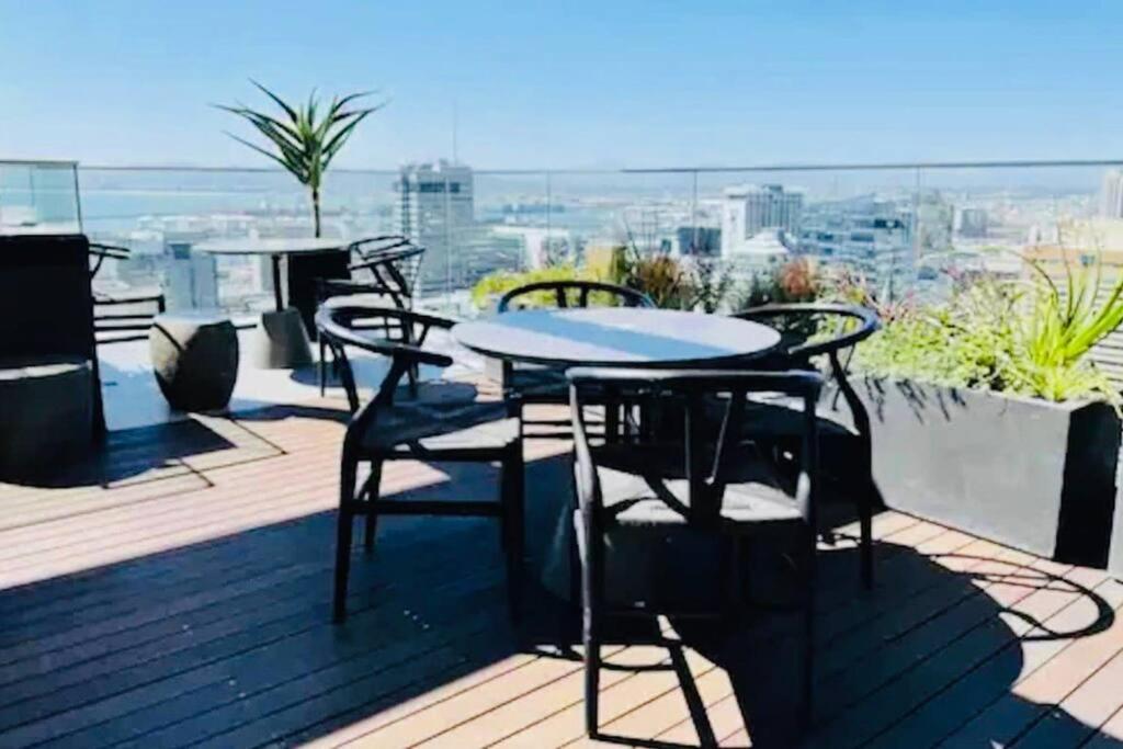 Skyline Views Stylish Studio With Pool, Parking No Load Shedding Cape Town Eksteriør bilde